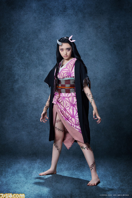 【『鬼滅の刃』遊郭潜入】舞台でも炭治郎、善逸、伊之助はちゃんと女装する。“無限夢列車”編の冒頭およそ6分30秒の映像が公開