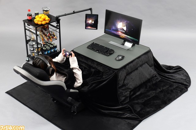 【ゲーマー必見】ゲーミングこたつが発売決定。冬の醍醐味“ゲームしながらこたつで飲み食い”も実現。頭のてっぺんから手先足先まで冷気を完全にシャットアウト