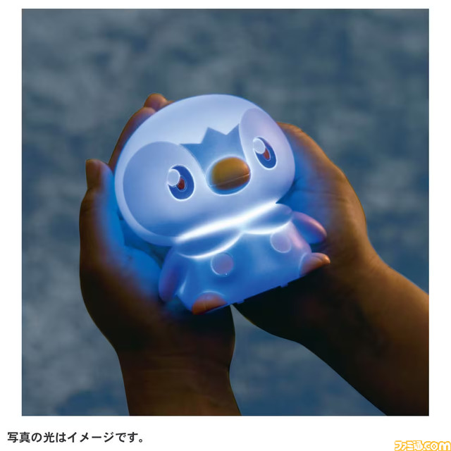 『ポケモン』ぷにぷにポッチャマの光るルームライトが登場。ぷにっとすると明るさや光り方が変化。ピカチュウver.も再販され予約受付中