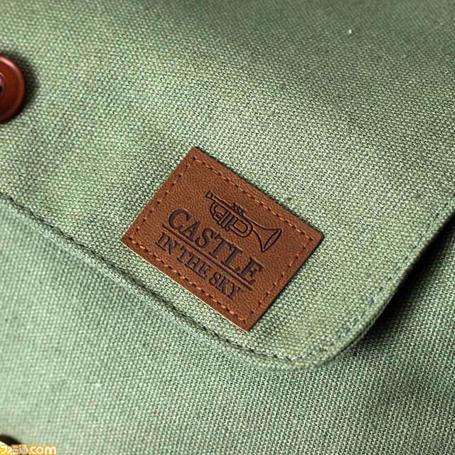 『天空の城ラピュタ』再現度の高すぎるパズーのカバンが明日（10/28）発売。ジブリ飯の定番である目玉焼きの乗ったパンを再現したポーチもリニューアル