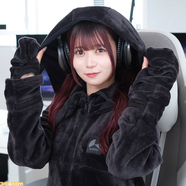 【ゲーミング着る毛布】4年ぶりの新作『ダメ着4Gネクスト』発売。操作を邪魔せず指先の冷えを防ぐ“可変ミトン”で集中度アップ