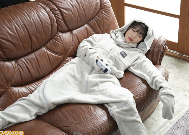 【ゲーミング着る毛布】4年ぶりの新作『ダメ着4Gネクスト』発売。操作を邪魔せず指先の冷えを防ぐ“可変ミトン”で集中度アップ