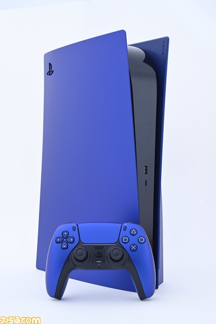 PS5本体カバーとコントローラー“DualSense”の新色“DEEP EARTH