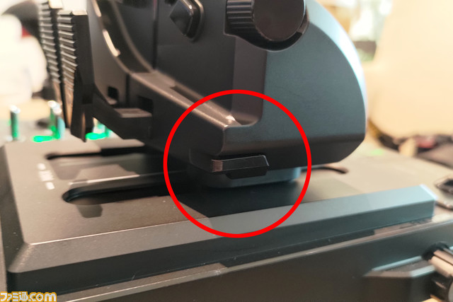【ホリ】操縦桿型コントローラー新製品に少年の心がざわつく。バチンと入れるトグルスイッチに『War Thunder』と周辺機器メーカーの本気を見た