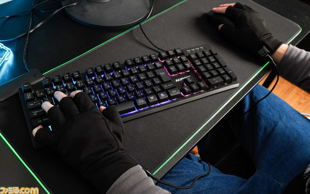 ゲーマーのためのヒーター手袋“ゲーミングてぽっか”が本日（11/6）発売。指先が出ているため細かい操作が可能。USB対応でモバイルバッテリーがあれば外でも使用できちゃう