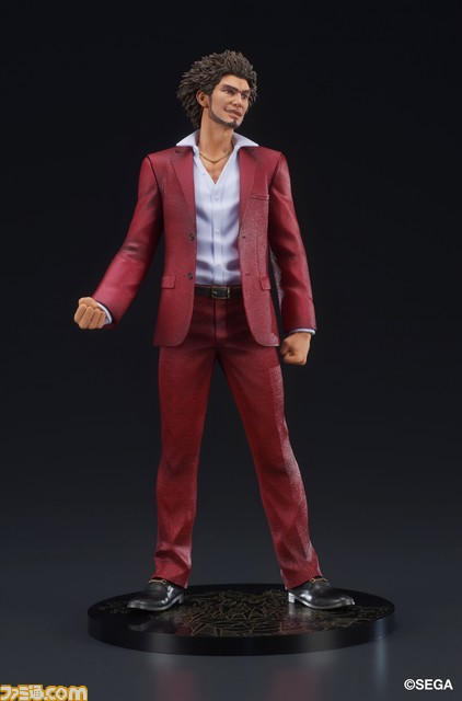 『龍が如く』春日一番がフィギュア化。バットを持った差し替え腕パーツ付き。限定特典として龍魚がデザインされたミニ屏風も付属