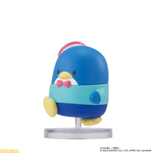 『クレヨンしんちゃん』×サンリオのコラボフィギュアが全国のガチャポンで11月中旬発売。しんちゃんとキティちゃんがペアルックに