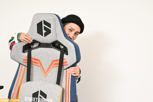 『スト6』ゲーミングチェアが登場、アケコンに便利な大きめサイズ。社長が『ストリートファイター』勢の関家具がカプコンと描く未来予想図【11月17日予約スタート】