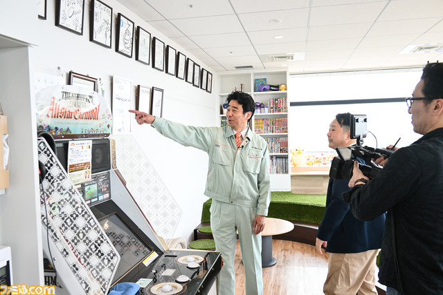 【『ゲームセンターCX 有野の挑戦状1+2』制作舞台裏訪問記#1】ゲーム化の過程を追う番組企画を独占取材! まずはコーナー第1、2回の有野課長の開発会社訪問を振り返る