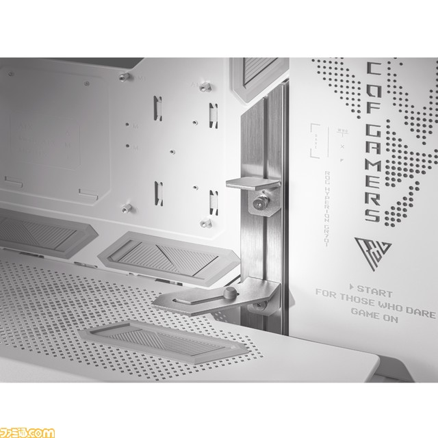 X字のフレームがカッコいいASUS ROG フルタワーサイズPCケースの白色モデルが登場。E-ATXマザーボードや460ミリのビデオカードに対応