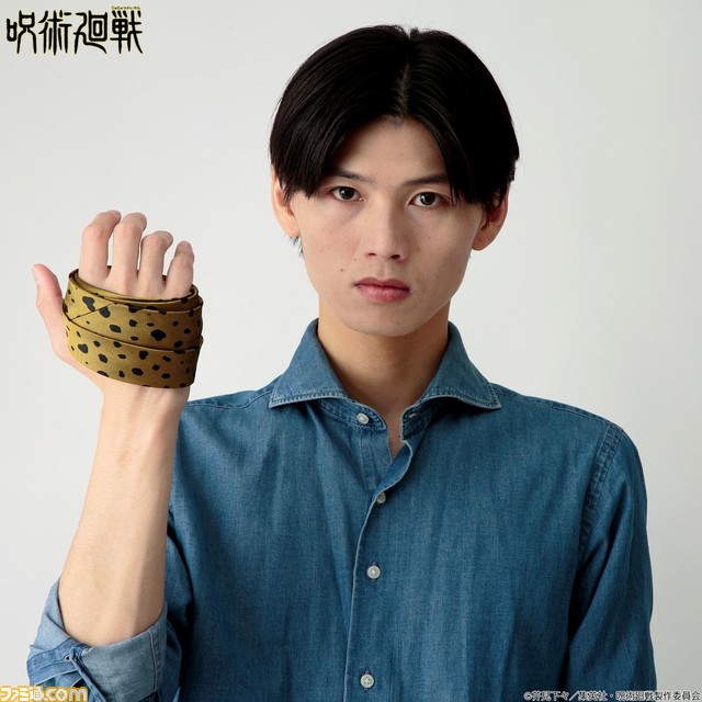 『呪術廻戦』七海建人のネクタイが商品化。唯一無二のデザインを設定に忠実に再現。シルク素材の本格仕様でビジネスシーンはもちろん、カジュアルな場面やパーティーでも使いやすいサイズ感