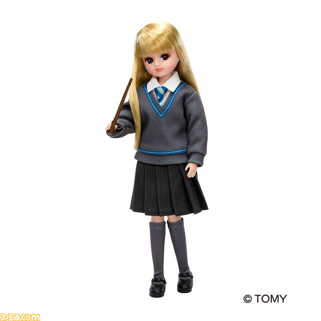 『ハリー・ポッター』ホグワーツの制服を着たリカちゃんが登場。メイクや髪型は寮ごとに異なる
