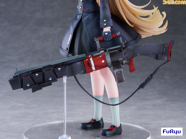 『NIKKE』ギロチンの1/7スケールフィギュアが予約開始。不敵な笑みの表情、衣装や眼帯などに描かれたロゴを丁寧に再現