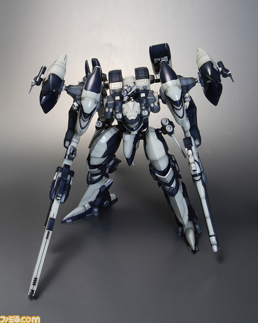 『アーマード・コア4』プラモデル“インテリオル ユニオン Y01-TELLUS”がフルパッケージ仕様で登場。10種の武装パーツが同梱