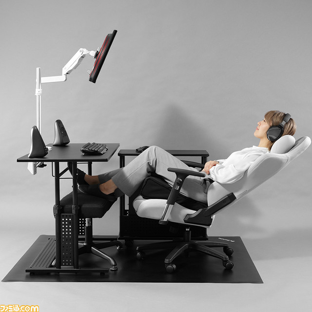 長時間作業に最適！ 傾斜しているゲーミング座布団が発売。骨盤を立てた座り姿勢をサポートする構造になっており、逆向きに使えば腰痛の原因となる”仙骨座り”の予防も