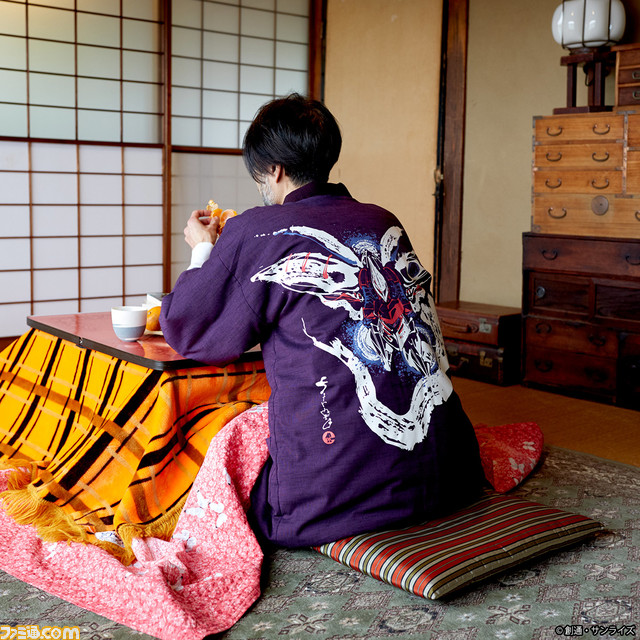 『Zガンダム』宮田織物とのコラボ半纏が12月16日より発売。背中には筆絵で描かれたZガンダム、キュベレイ、百式がデザイン