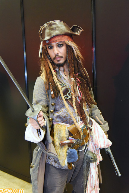 【コスプレ】ハーレイ・クインに『キャプテン・アメリカ』ガールズ、『トランスフォーマー』美少女……。“東京コミコン2023”コスプレイヤー30選【ラピュタのロボット兵も】