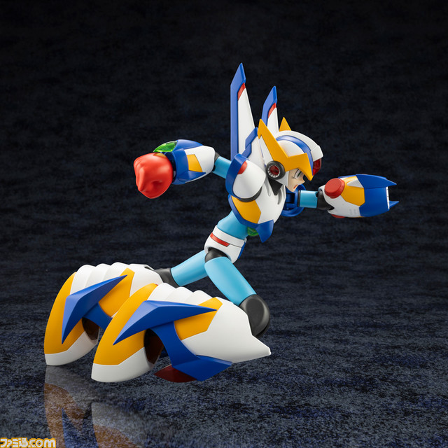 『ロックマンX』ファルコンアーマーの1/12スケールプラモデルが初登場。サーベル（別売り）を持たせると『X6』のギミックも再現できる