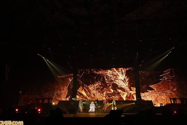 “グラブルフェス2023”10周年スペシャルショー＆ナイトパーティーリポート。声優陣&オフィシャルキャストによるパフォーマンスで最高の思い出をプレゼント。ホロライブとのコラボステージも