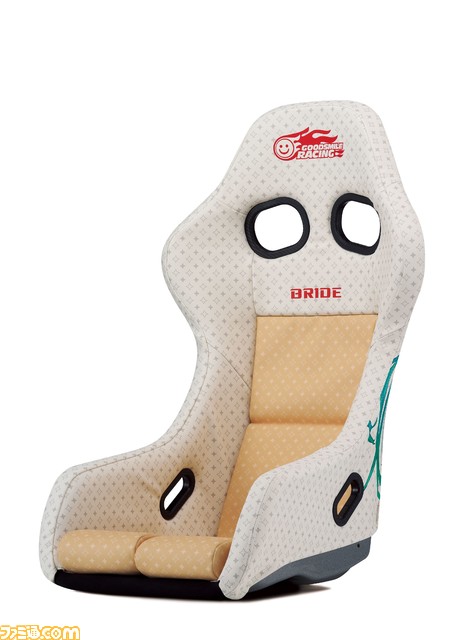 レーシングミク2023の自動車用スポーツシートが本日(1/15)受注スタート。『ライザ』キャラデザのトリダモノのイラストを使用