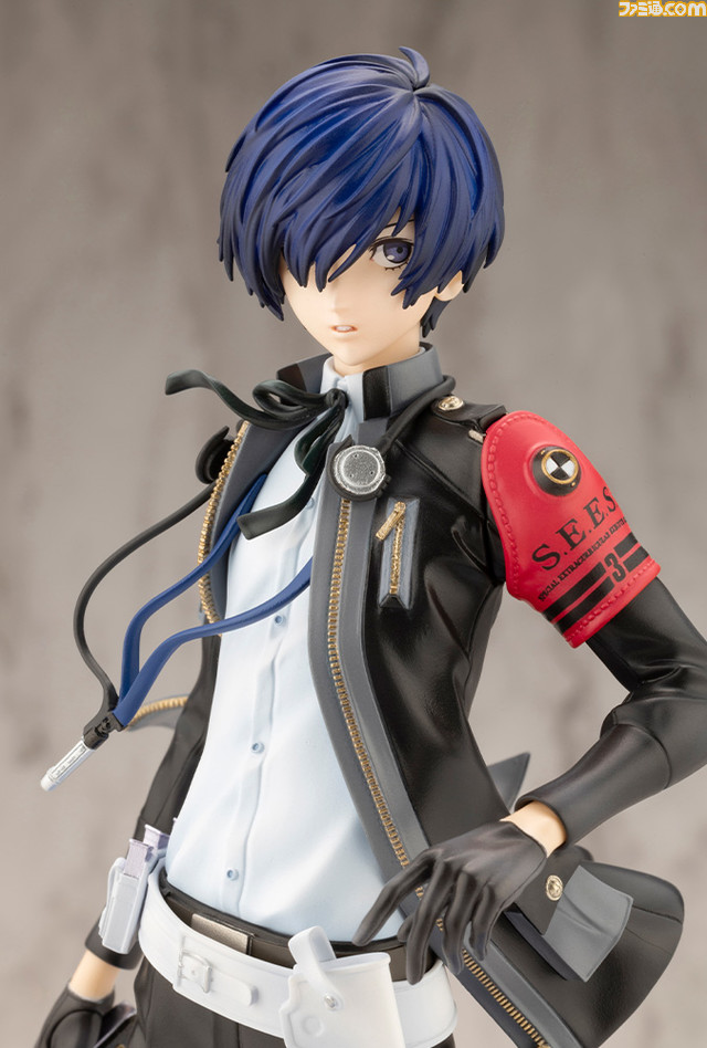 『ペルソナ3 リロード』主人公がフィギュア化。凛々しい表情で召喚器を構えた姿、腕章や新戦闘服を再現。エビテン特典としてB2タペストリーが付属