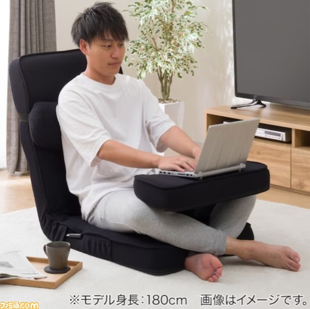 ニトリ“ゲーミング座椅子2”ベロア素材モデルを販売中。テーブル付きでゲームやPC作業もはかどる