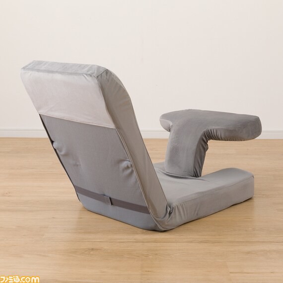 ニトリ“ゲーミング座椅子2”ベロア素材モデルを販売中。テーブル付きでゲームやPC作業もはかどる