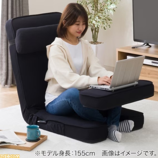 ニトリ“ゲーミング座椅子2”ベロア素材モデルを販売中。テーブル付きでゲームやPC作業もはかどる