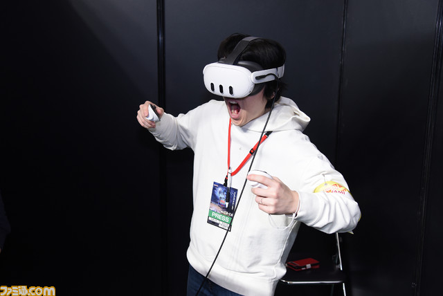 ブラック・マジシャン・ガール、そしてブルーアイス・ホワイト・ドラゴンに圧倒される! VR『遊戯王デュエルリンクス』体験リポート