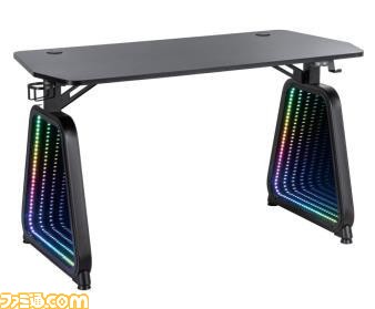 LEDが多彩に足元で光るゲーミングインテリアが登場。チェアマット、ミラーゲーミングデスク、ゲーミングチェアが2月16日より発売