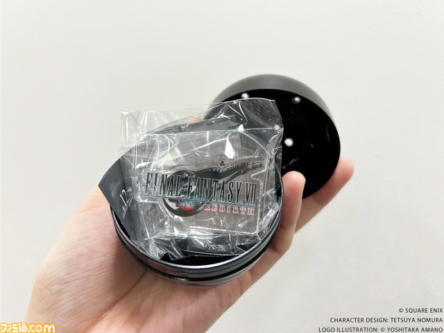 『FF7』シリーズのロゴアクスタが当たるオンラインくじが本日（2/22）発売。原作や最新作『リバース』や『クライシスコア』、周年記念ロゴまであらゆるロゴがアクスタ化