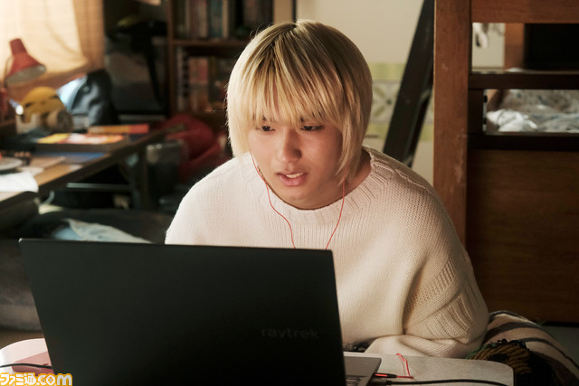 映画『PLAY! ~勝つとか負けるとかは、どーでもよくて~』上位ランカーの達郎がゲーム初心者の翔太にスパルタ指導する様子を描いた本編映像が公開