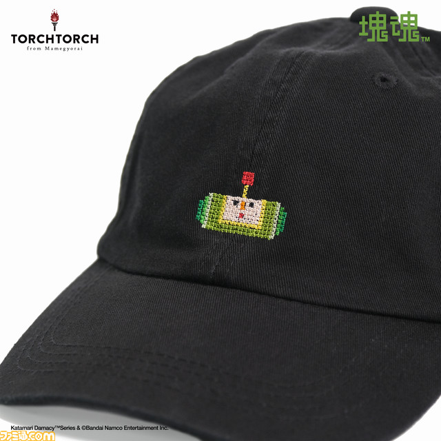 『塊魂』コラボアパレルが発売。せっせと塊を転がす王子を刺繍したパーカーをはじめ、王子やミソのまなざしがかわいいキャップがラインアップ