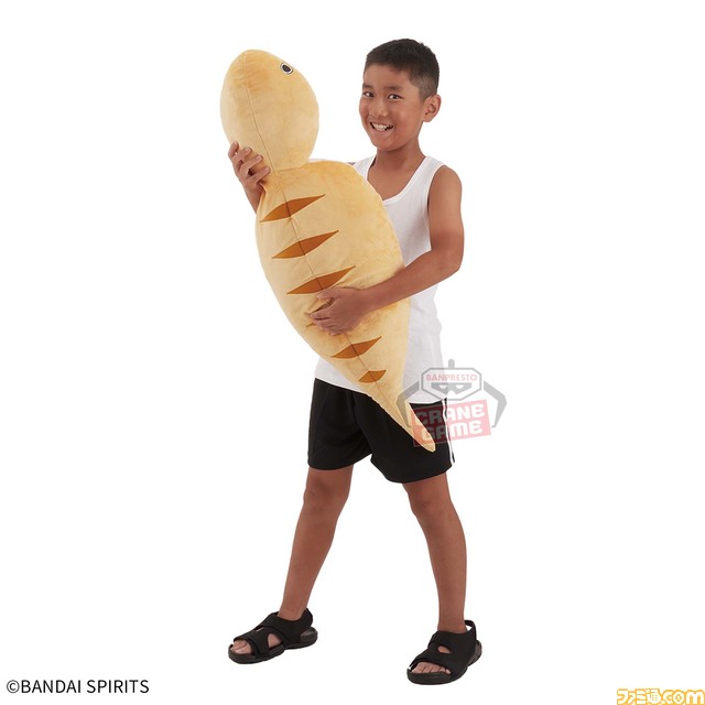 未確認生物“ツチノコ”が全国のアミューズメント施設に出現。全長約1mのビッグサイズに少年もびっくり! 特大ぬいぐるみが3月7日より順次投入