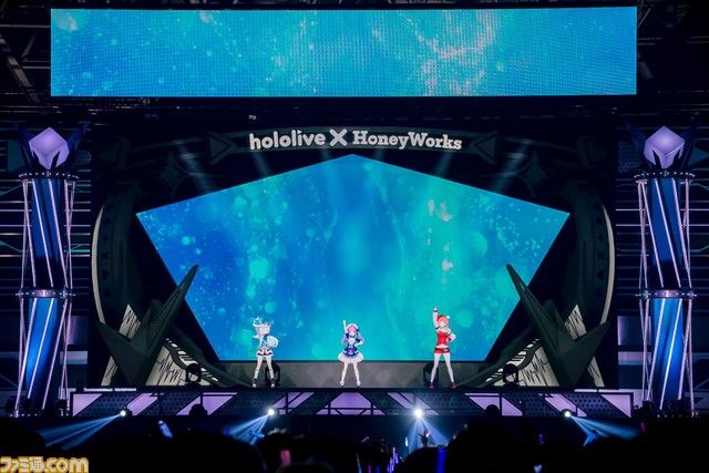 【ホロライブ】紫咲シオンさん(一部活動休止中)の生パフォーマンスで大盛り上がり。ホロライブ×ハニーワークスステージはかわいいを詰め込んだライブ