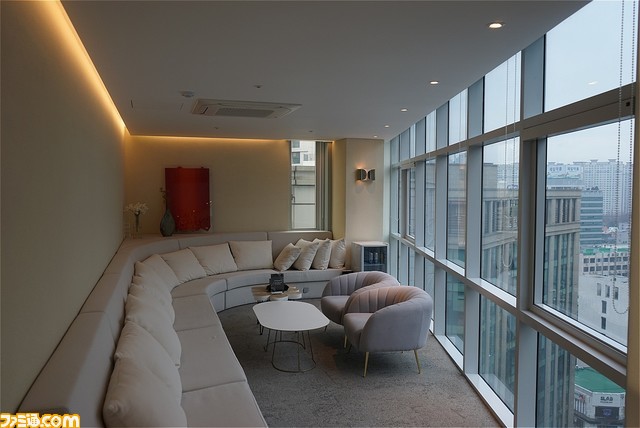 『ステラーブレイド』や『NIKKE』のSHIFT UPオフィスにはバーカウンターも100台カメラの3Dスキャン装置もある。キム・ヒョンテ氏こだわりのオフィスから漂う本気と変態度