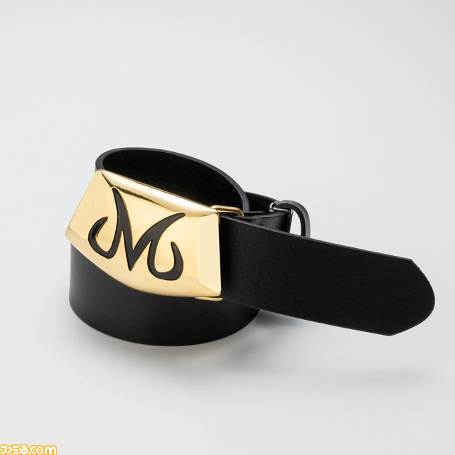 『ドラゴンボール』サイヤ人の宇宙船がポーチに。太陽拳がモチーフのグッズも登場。光を反射するTシャツとキーホルダー