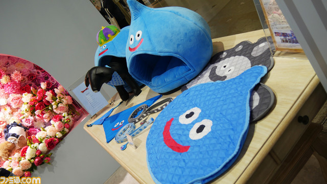 日本最大級のペットの祭典“インターペット”に初出展したスクウェア・エニックスブースリポート。ブースやペット用品には随所に野村哲也氏のこだわりが