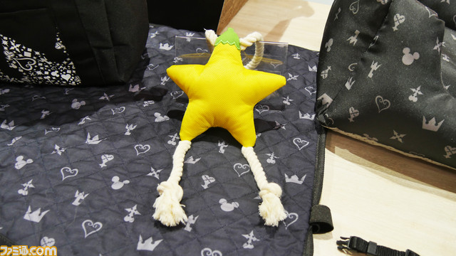 日本最大級のペットの祭典“インターペット”に初出展したスクウェア・エニックスブースリポート。ブースやペット用品には随所に野村哲也氏のこだわりが