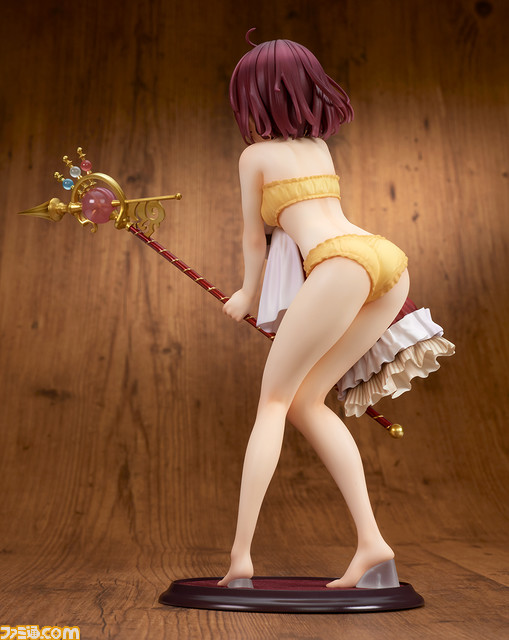 『ソフィーのアトリエ』着替えを見られて涙目で怒るソフィーのフィギュアが登場。ebten限定特典は書き下ろしイラストを使用したアクリルコースタースタンド