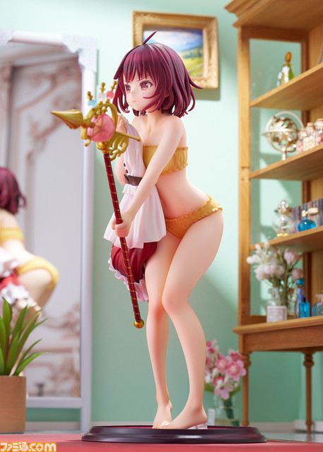 『ソフィーのアトリエ』着替えを見られて涙目で怒るソフィーのフィギュアが登場。ebten限定特典は書き下ろしイラストを使用したアクリルコースタースタンド