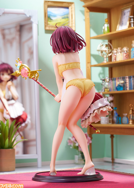 『ソフィーのアトリエ』着替えを見られて涙目で怒るソフィーのフィギュアが登場。ebten限定特典は書き下ろしイラストを使用したアクリルコースタースタンド