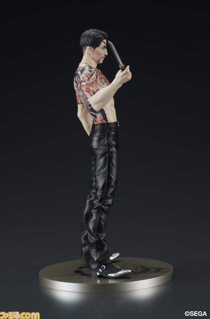 『龍が如く』真島吾朗のスタチューフィギュアが本日(4/17)より予約開始。おなじみ“般若”の刺青が目を引く嶋野の狂犬