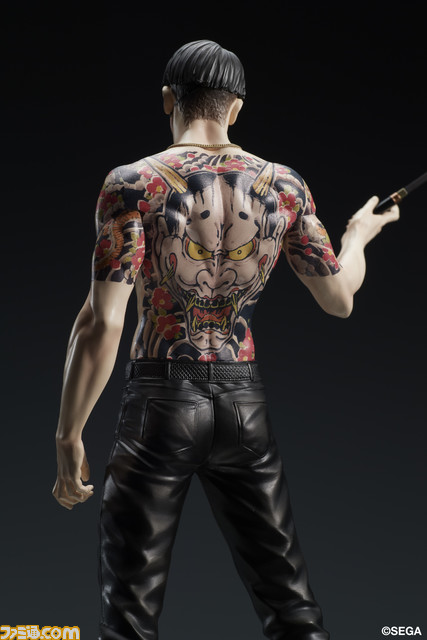 『龍が如く』真島吾朗のスタチューフィギュアが本日(4/17)より予約開始。おなじみ“般若”の刺青が目を引く嶋野の狂犬