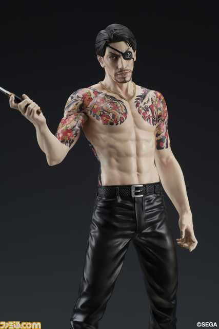 『龍が如く』真島吾朗のスタチューフィギュアが本日(4/17)より予約開始。おなじみ“般若”の刺青が目を引く嶋野の狂犬