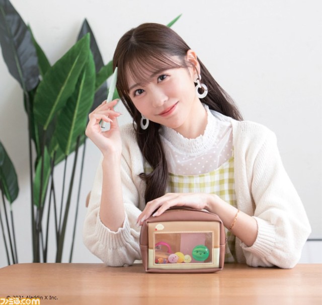 『スイカゲーム』スイカのクッションとぬいぐるみポーチ、画面モチーフのフロートポーチが登場。公式アイテム付きブック3種が4月24日に発売