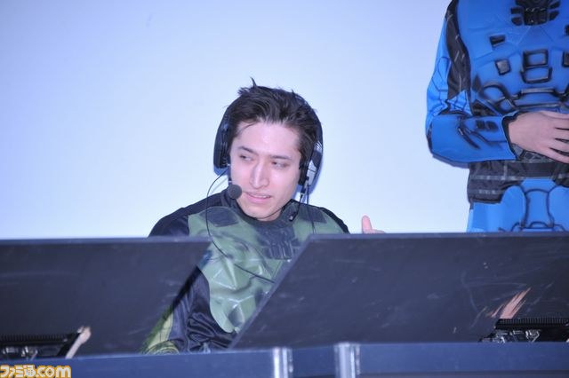 米国からフランク・オコナー氏も駆けつけた『Halo 4』前夜祭リポート 麒麟やフルーツポンチら人気タレントも祝福!_11