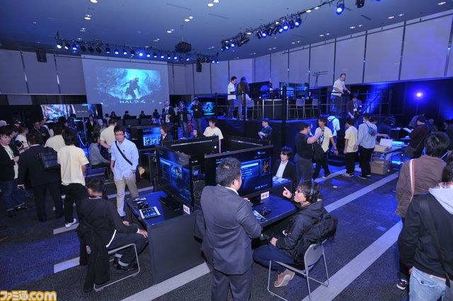 米国からフランク・オコナー氏も駆けつけた『Halo 4』前夜祭リポート 麒麟やフルーツポンチら人気タレントも祝福!_14