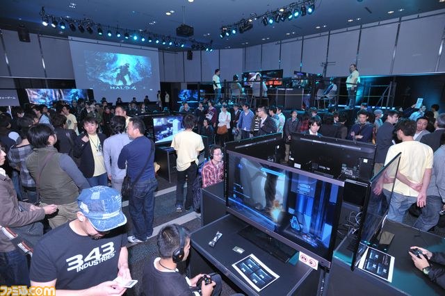 米国からフランク・オコナー氏も駆けつけた『Halo 4』前夜祭リポート 麒麟やフルーツポンチら人気タレントも祝福!_18