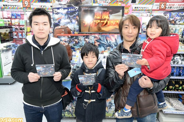 『モンスターハンターダブルクロス』が待ちきれない! ヨドバシカメラ マルチメディアAkibaは開店時には120人以上の行列が【『MHXX』発売日リポート】_07